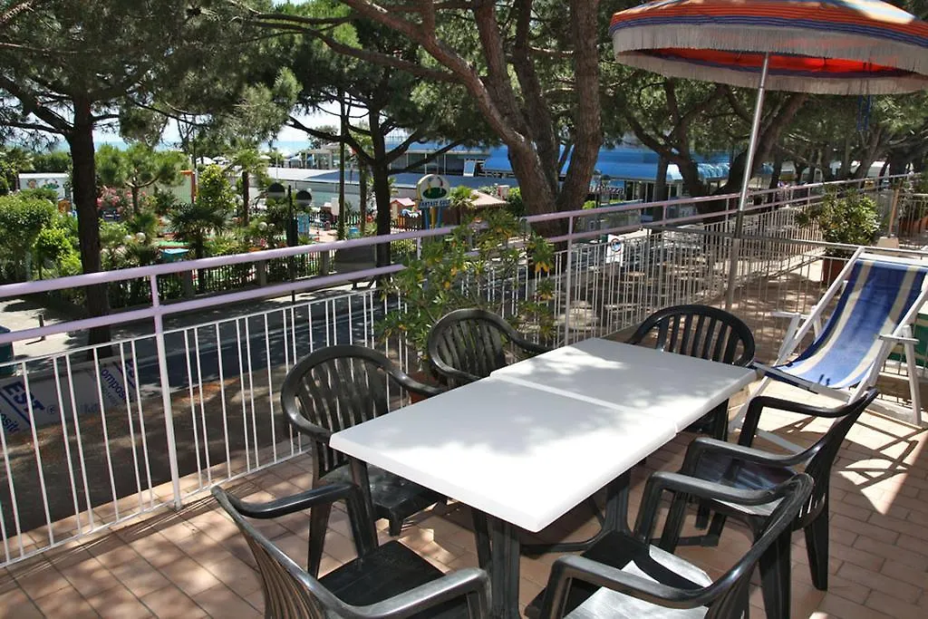 Villa Laura Family Apartments Lido di Jesolo